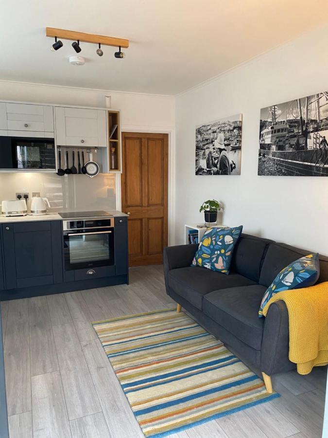 Apartamento Little Trevio - Seaside Haven With Parking And Sea Views Brixham Exterior foto