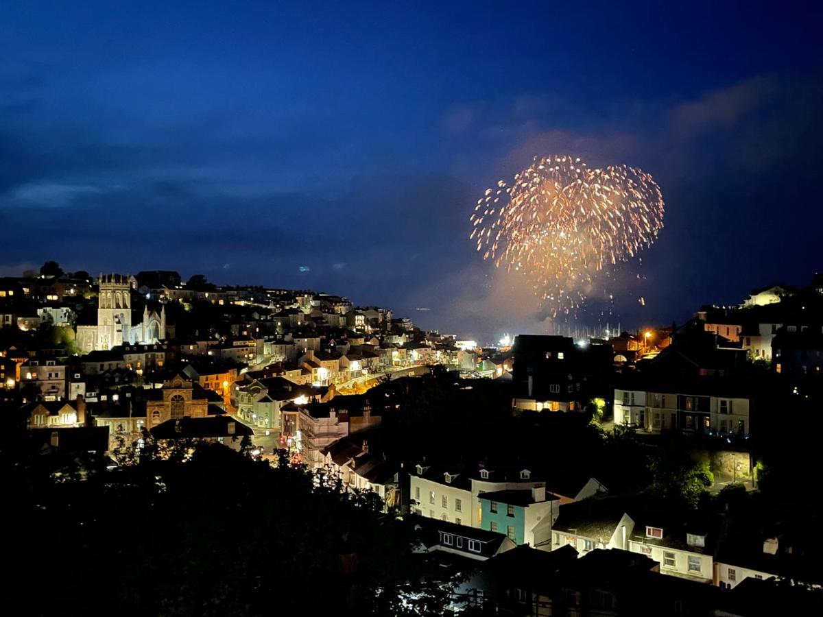 Apartamento Little Trevio - Seaside Haven With Parking And Sea Views Brixham Exterior foto