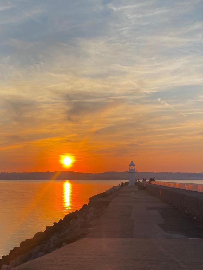 Apartamento Little Trevio - Seaside Haven With Parking And Sea Views Brixham Exterior foto