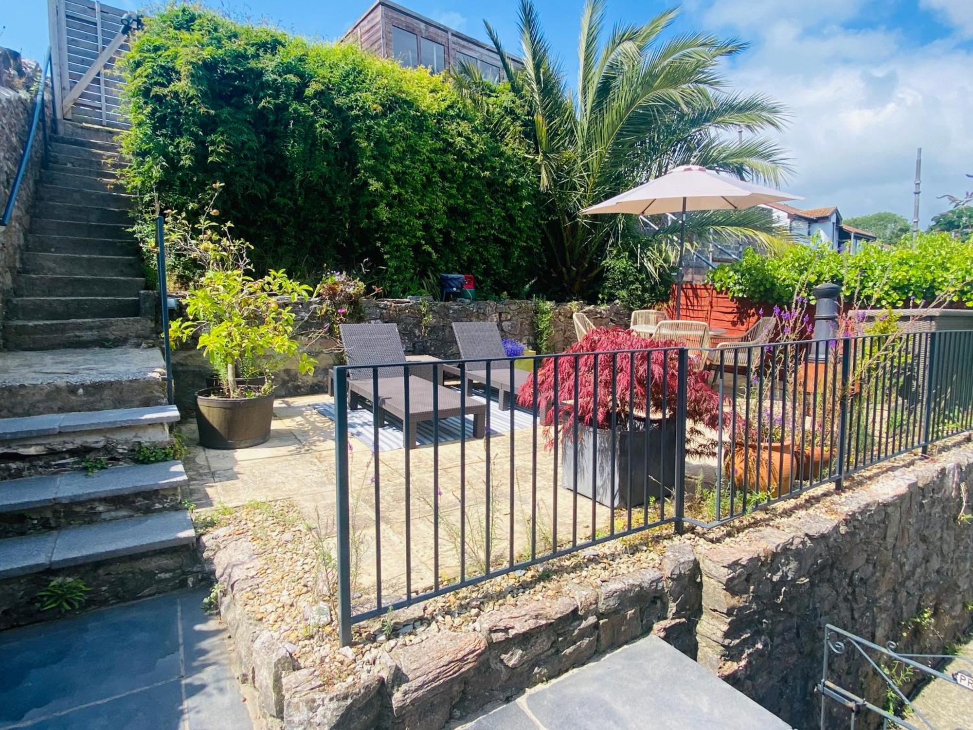 Apartamento Little Trevio - Seaside Haven With Parking And Sea Views Brixham Exterior foto