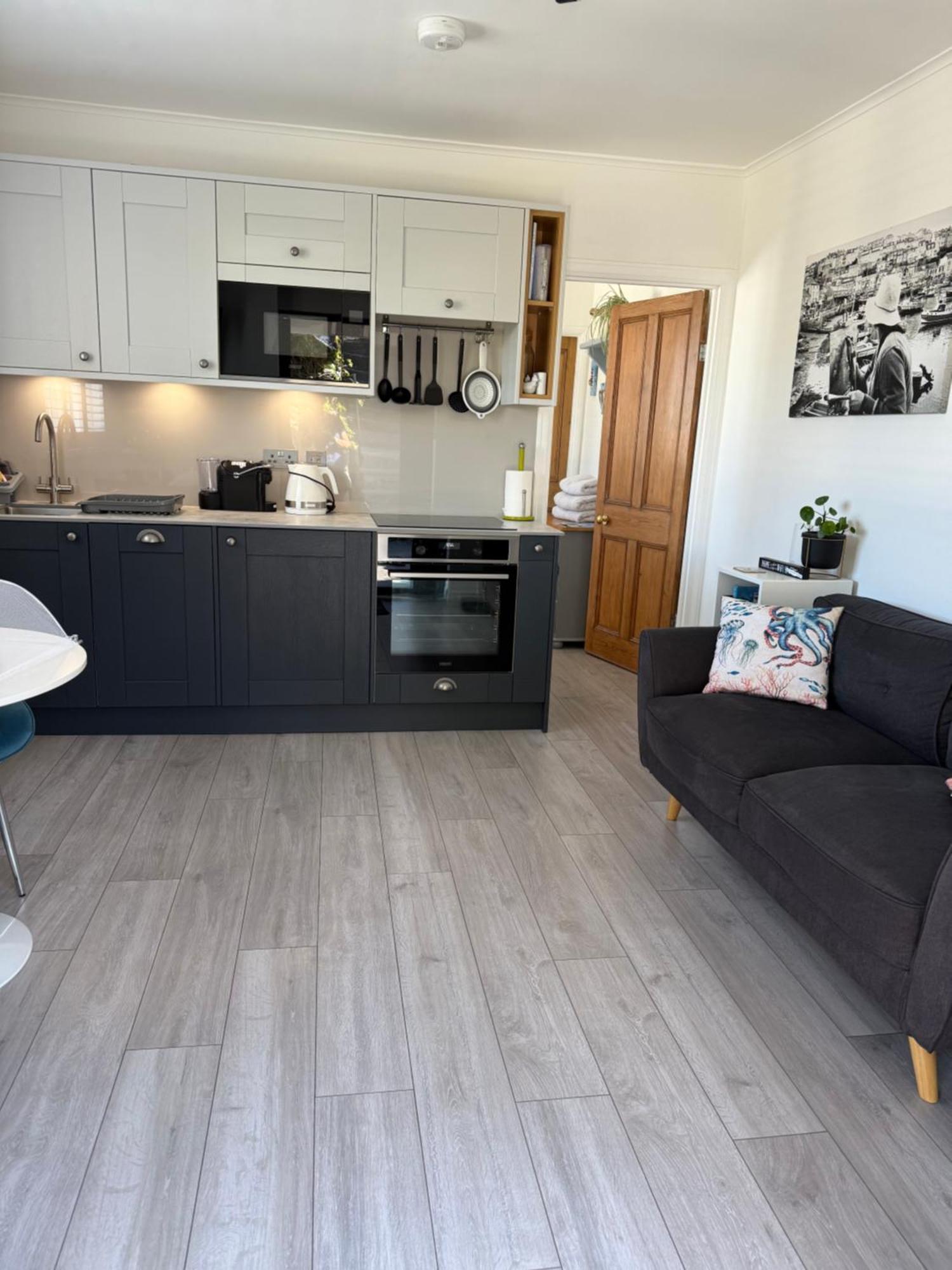 Apartamento Little Trevio - Seaside Haven With Parking And Sea Views Brixham Exterior foto